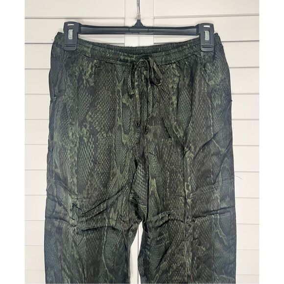 Olivaceous Snake Print Dress Style Joggers Size Medium NWT - Picture 3 of 5